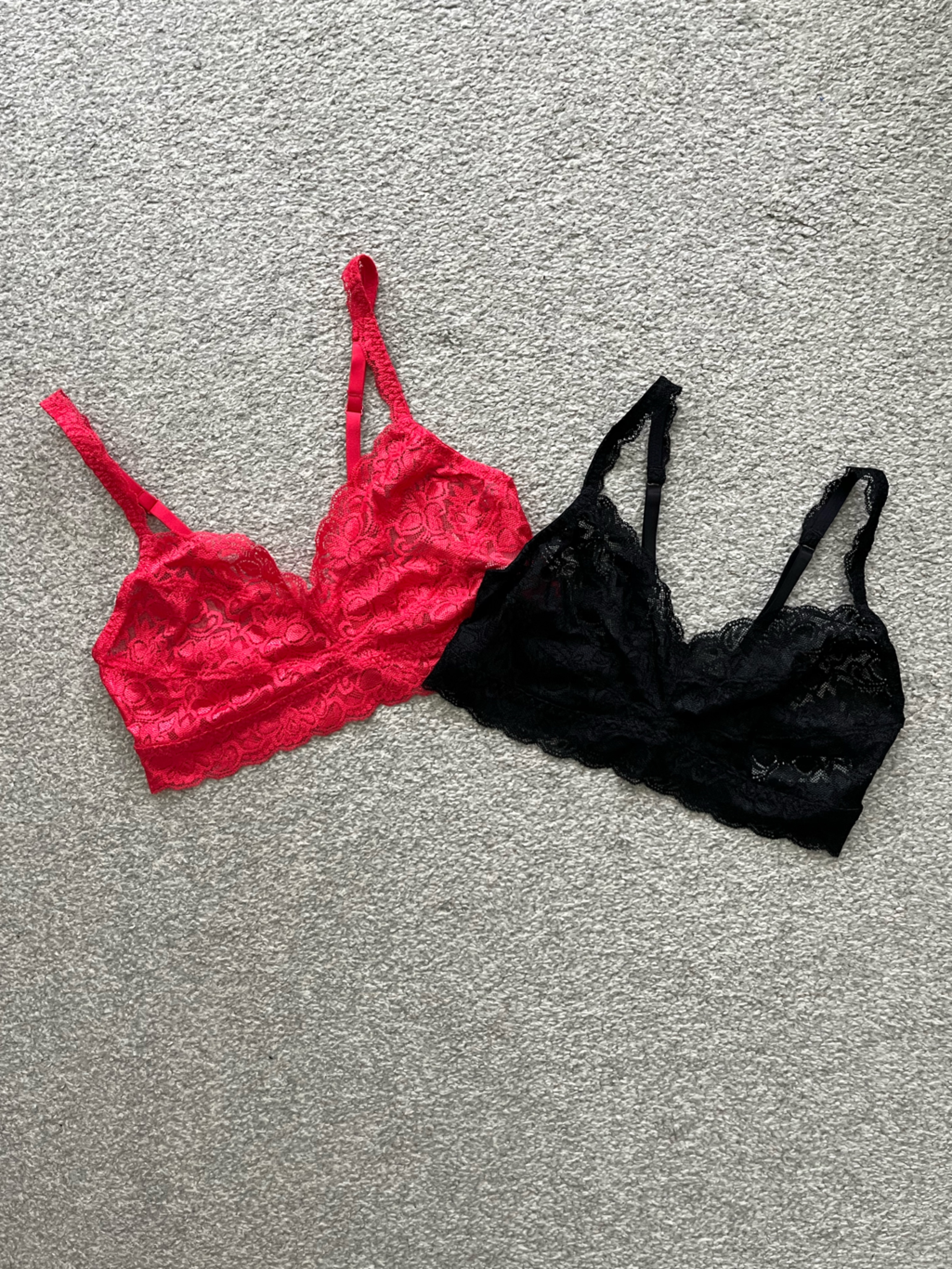 Nwot Quince Red & Black Lace Bralette Duo In Size Medium